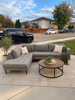 DELIVERY AVAILABLE‼️ Modern Gray/Beige L-Shaped Sectional
