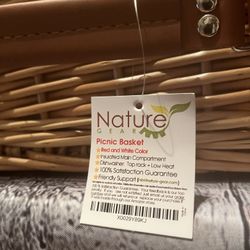 Nature Gear Wicker Picnic Basket (new)