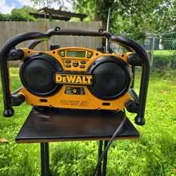 DEWALT RADIO 