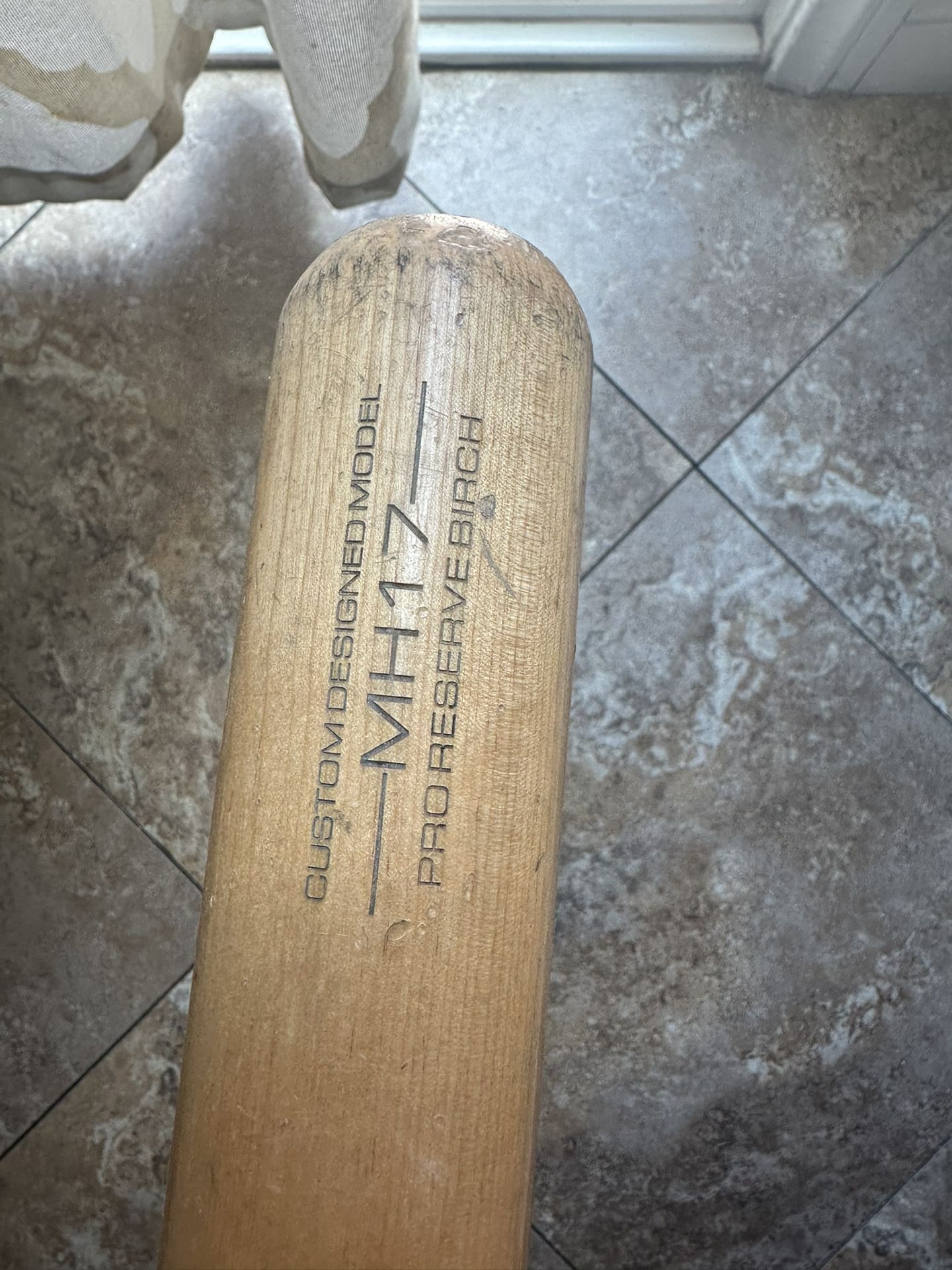 Victus Wood Bat 33
