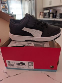 Kids puma shoes size 2