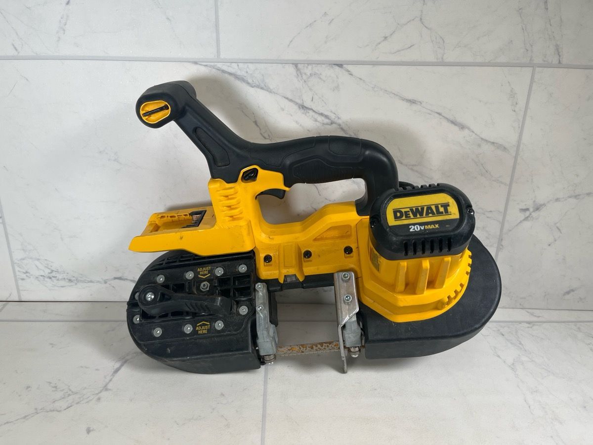 DEWALT DCS371 CORDLESS BAND SAW (A1G009572)