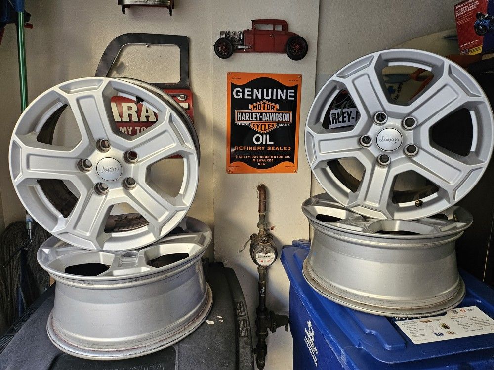 Jeep 🚙 Rims Like New 17"