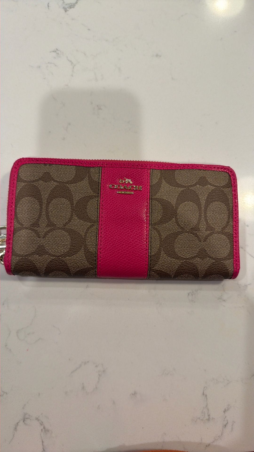 Coach Zipper Wallet