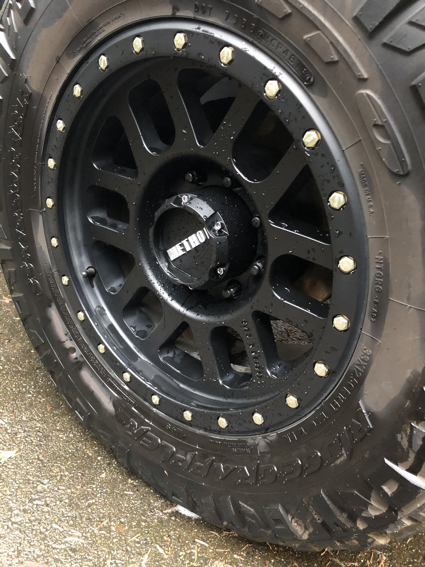 Method racing wheels with 33/12.5/18 nitto ridge grapplers