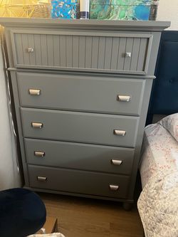 Gray 5-Drawer Tall Dresser Chest