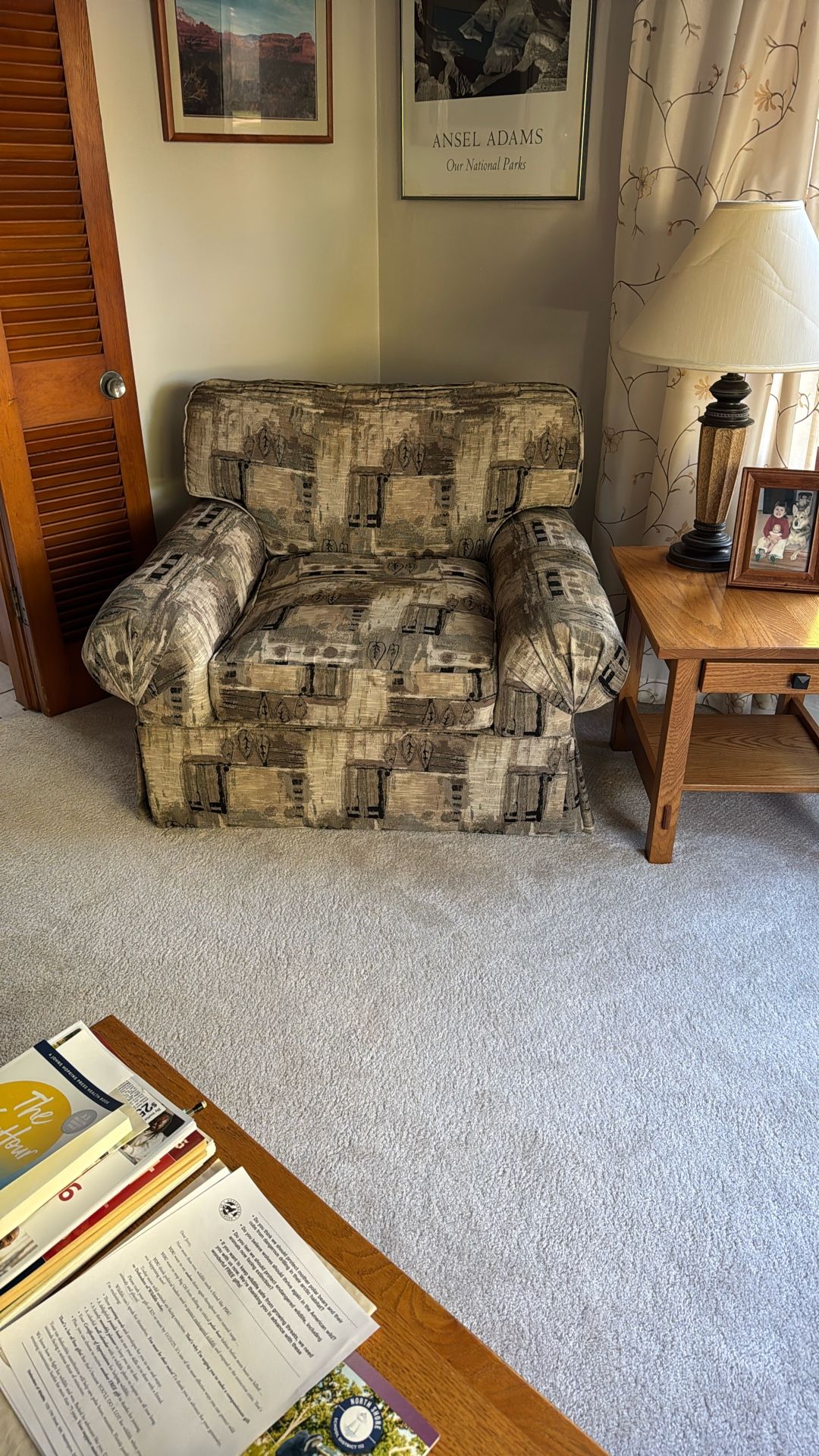 Decorative Over Sized Chair Flexible On Price