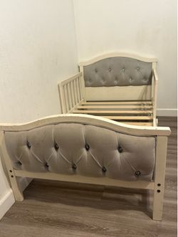 Toddler bed