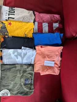 Boys t-shirts size small
