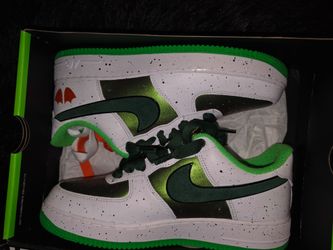 Kobe,oregon dunk and jordan 4 undefeated