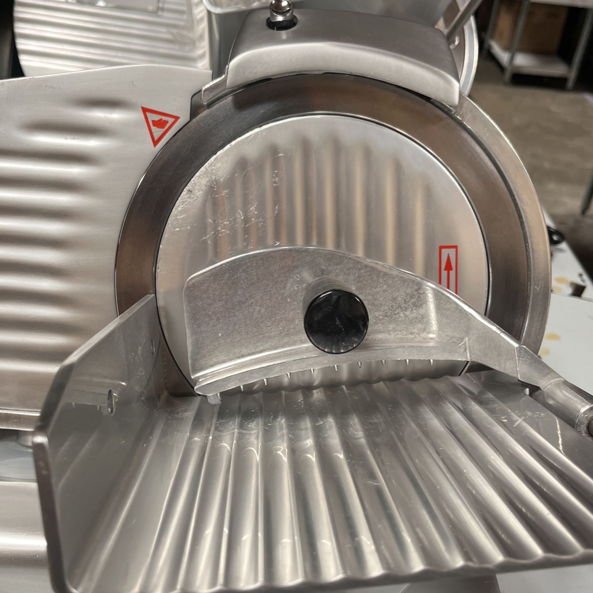 Refurbished Hakka 9” Commercial Meat Slicer RHBS 220JS