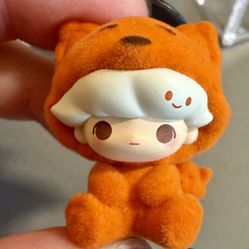 POP BEAN DIMOO Sitting Fox - MINI Figurine Pajama Dressing POP MART 