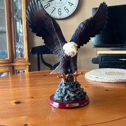 Eagle Statue