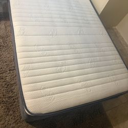 FULL SIZE MATTRESS 14’ Inch (move Out Sale)