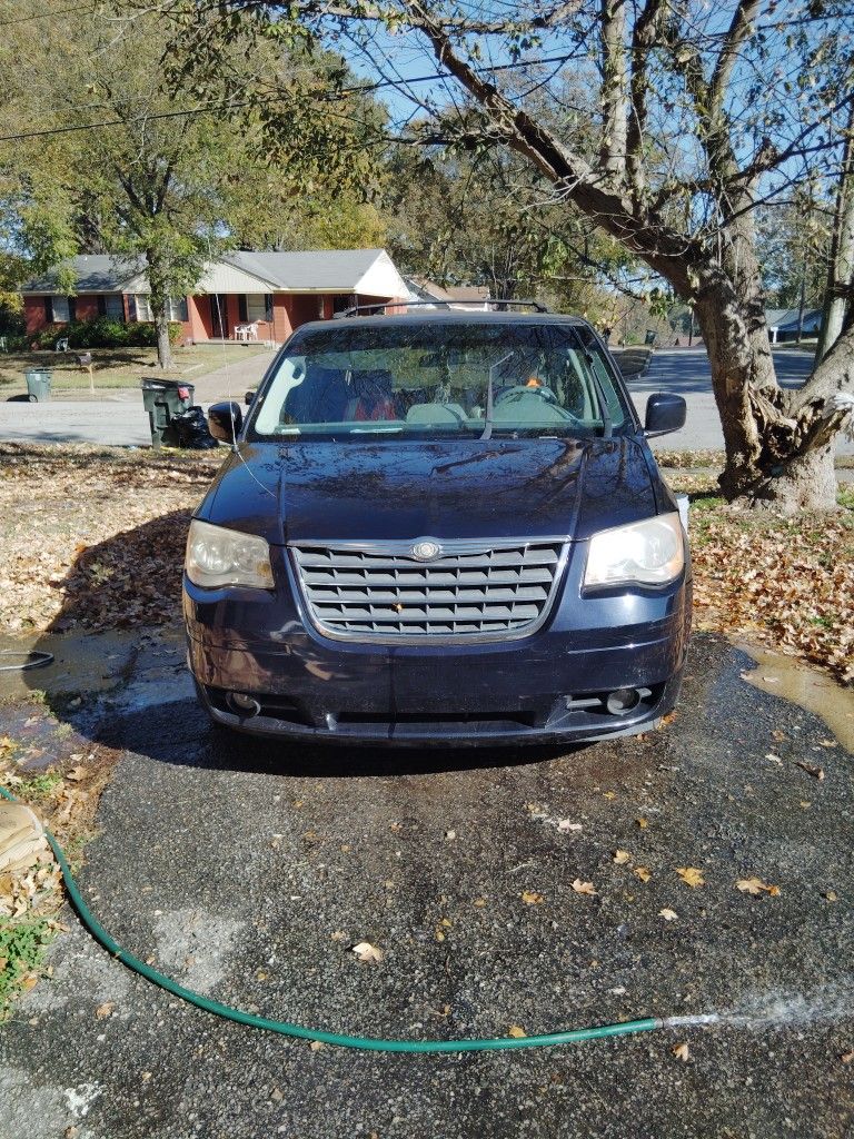 2008 Chrysler Town & Country