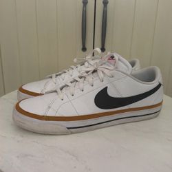 Nike Court Legacy