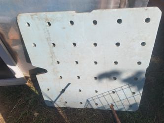 Floating plant raft for aquaponics or hydrponics