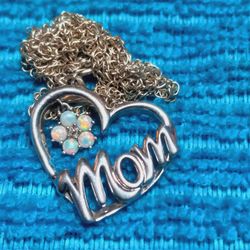 St.Silver Necklace 20" & "Mom" Pendant .75" 