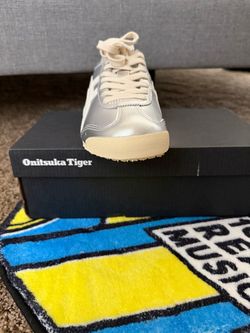 Onitsuka Tiger Silver Low-Top Sneakers