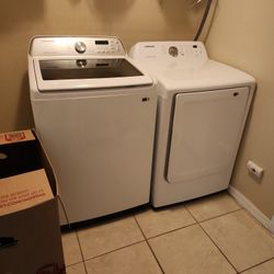 Like New Samsung Washer And Dryer