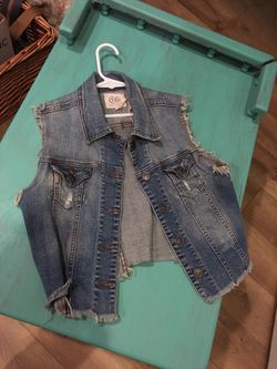 CHILDS LEVI VEST SIZE M