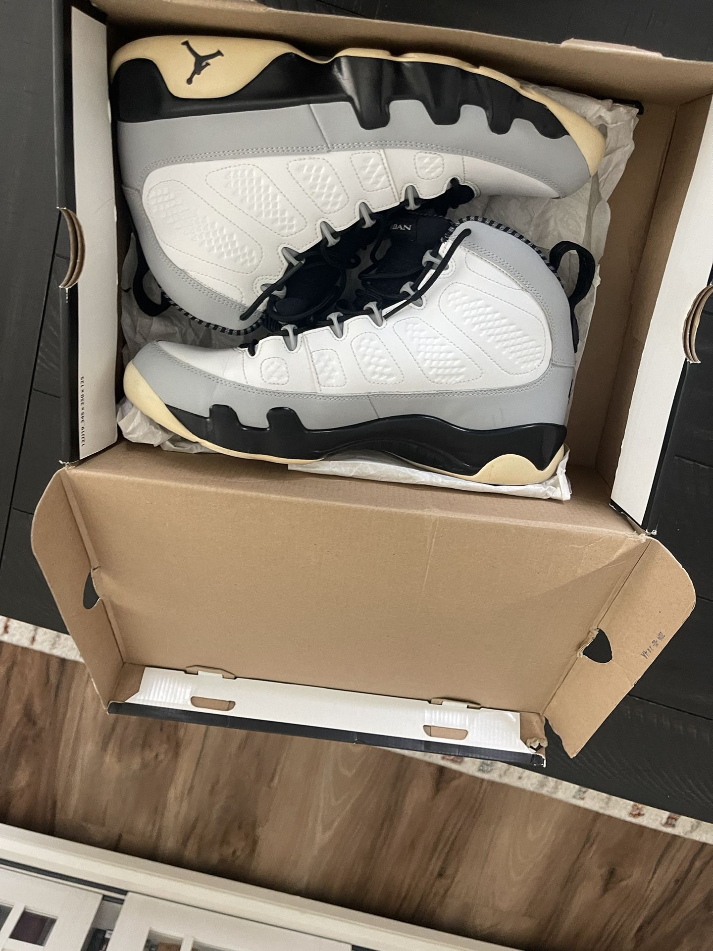 Jordan 9 Retro 