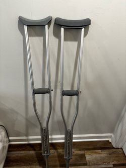 Adult crutches