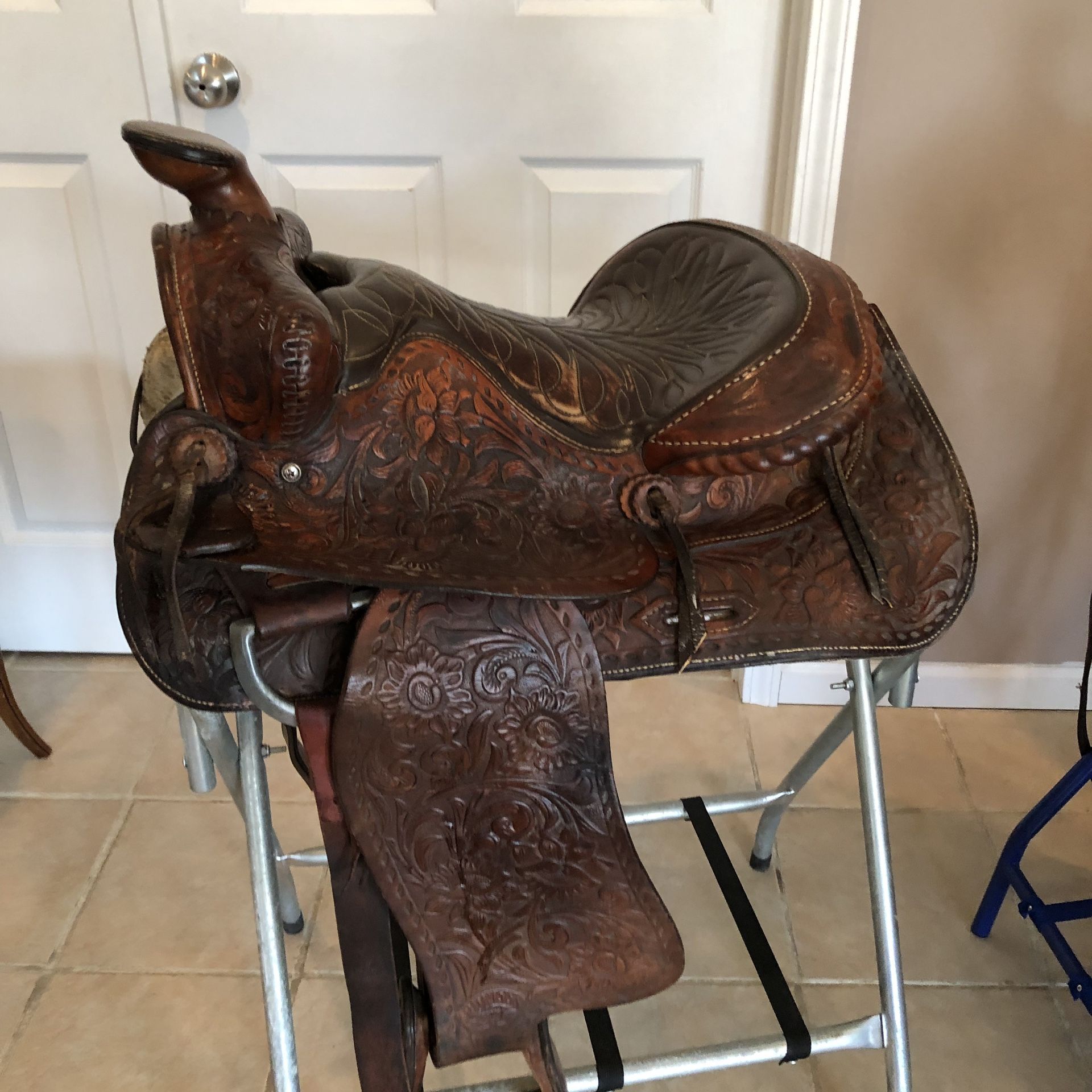 Big Horn 15” saddle, bridle, breast collar, snaffle bit, curb chain, split reigns