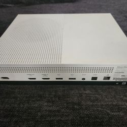 Microsoft XBOX ONE S. 1TB.              ***GREAT CONDITION 9/10***