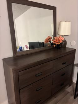 Dresser