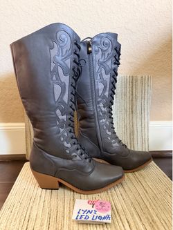 Cowgirl Boots Size 7.5