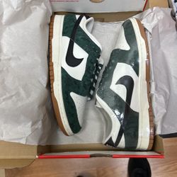 Size 9.5 Nike Dunk Low (Women’s)