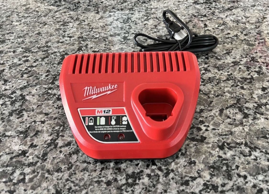 Milwaukee M12 Charger New 