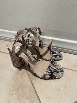 Steve Madden Size 7 High Heel - Perfect Condition