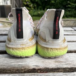 adidas Performance Ultraboost Pb W  FW8838-FTWR-WHITE-CORE-BLACK-SIGNAL-GREEN for Sale in Evanston, IL - OfferUp