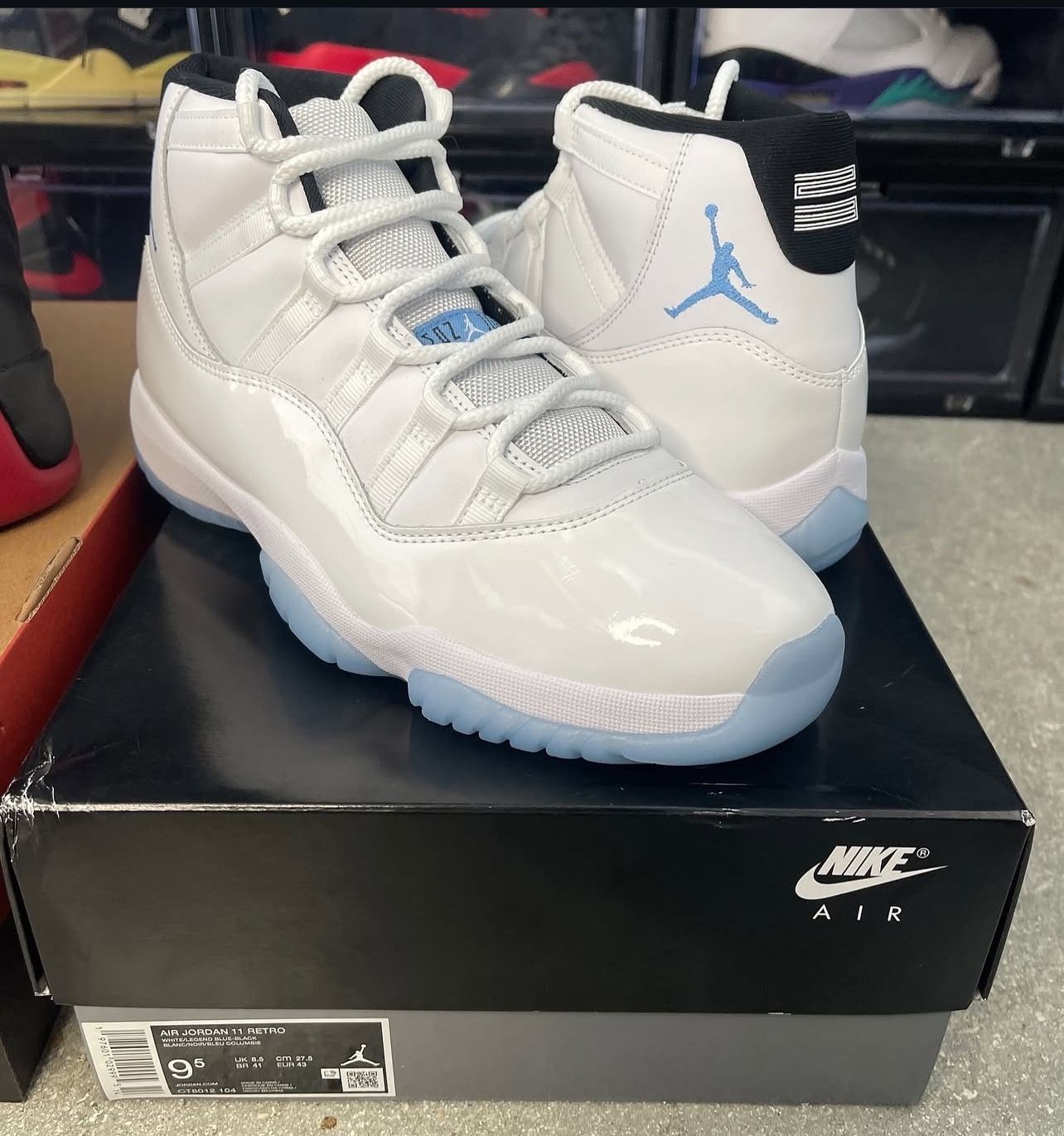 Air Jordan retro 11 Legend blue Size 9.5