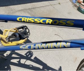 VINTAGE CRISSCROSS SCHWIN HYBRID WOMENS BICYCLE EUC