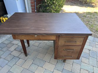 Vintage Wood Office Desk with Drawers – Very Good Condition