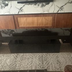 Entertainment center