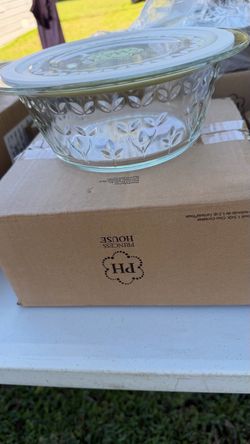 Princess House 1.5 Qt Glass Casserole Dish with Lid — New Recipiente de vidrio Princess House de 1.5 cuartos con tapa — Nuevo