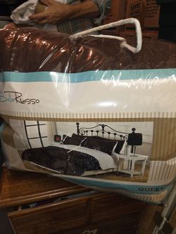 BRAND NEW QUEEN SIZE COMFORTER