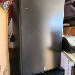 Mini Fridge With Dual Charger(car/boat)