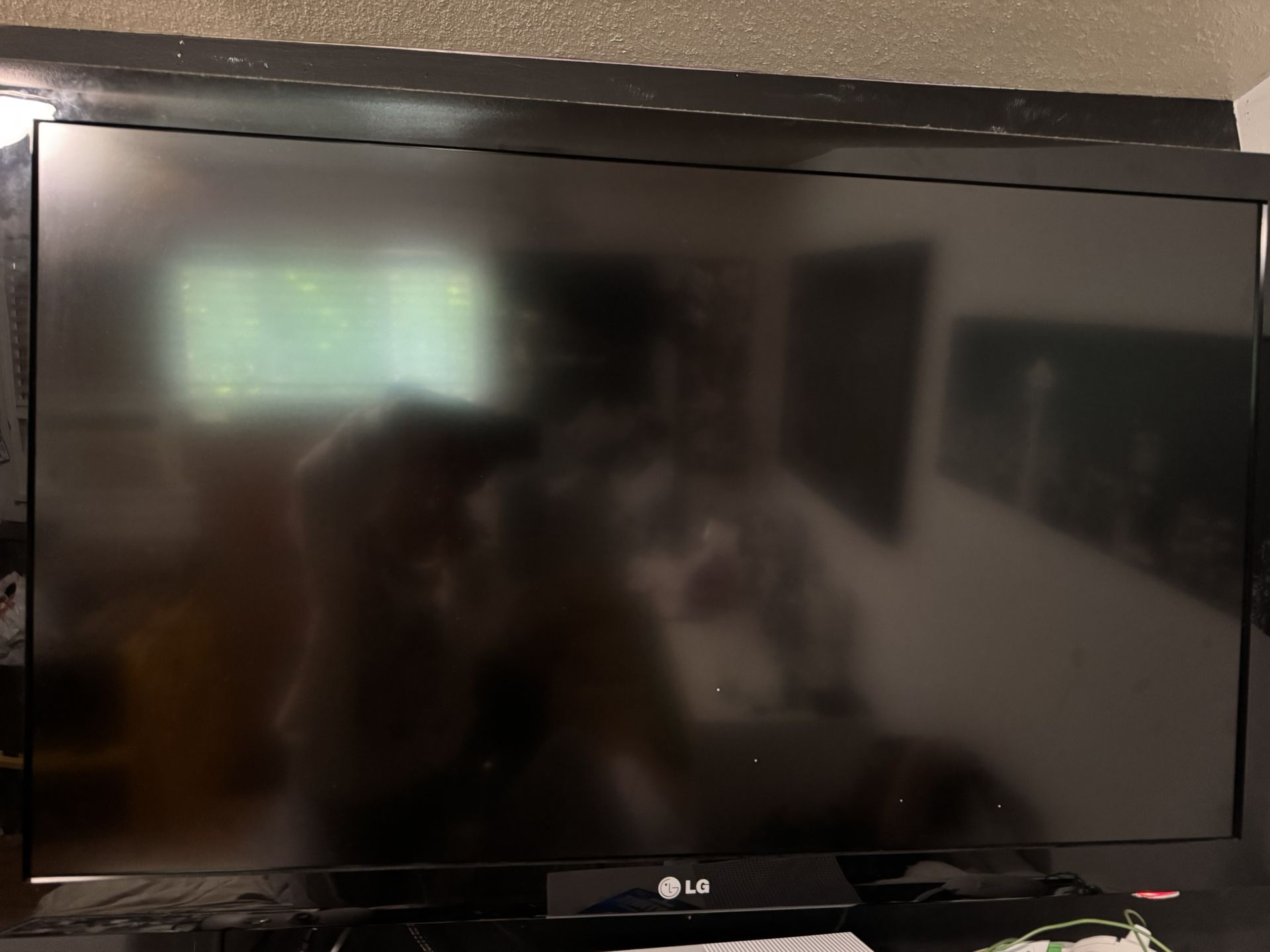 LG TV 45 inch - ESTATE SALE