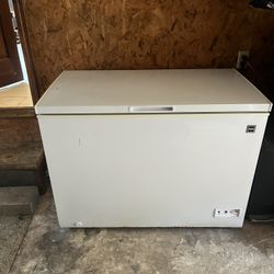 FRIGIDAIRE Chest Freezer