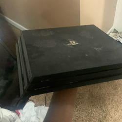 PS4 PRO! *COMES WITH GAMES*
