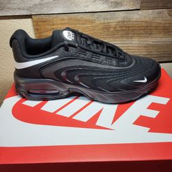 *NEW* Nike Air Max Fire Black Low Top Women's Sneakers Size 9.5
