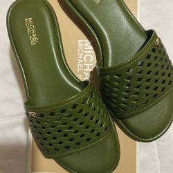 Brand New Size 7 Micheal Kors 