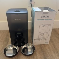 Automatic pet feeder