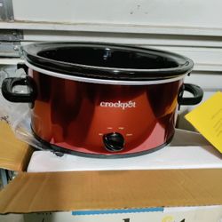 💢Selling Crockpot 6qt💢
