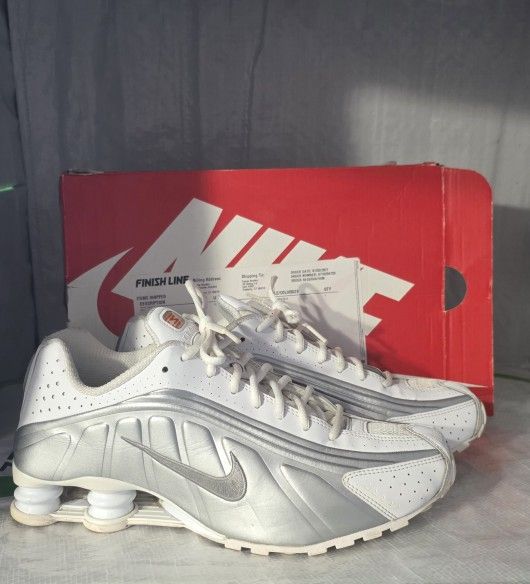 Nike Shox R4